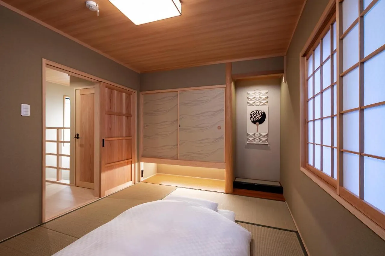 Rinn Tsukinowa West 교토