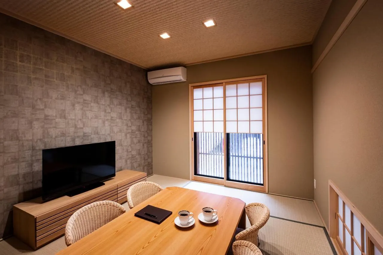 Rinn Tsukinowa West 교토